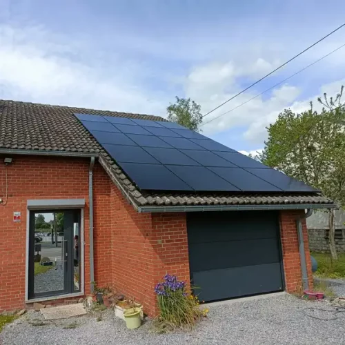 Installation de panneaux photovoltaique sur une maison